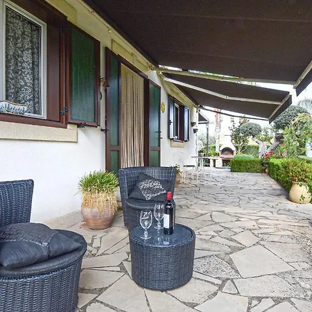 Holiday home Awesome In With Wifi Chiaramonte Gulfi